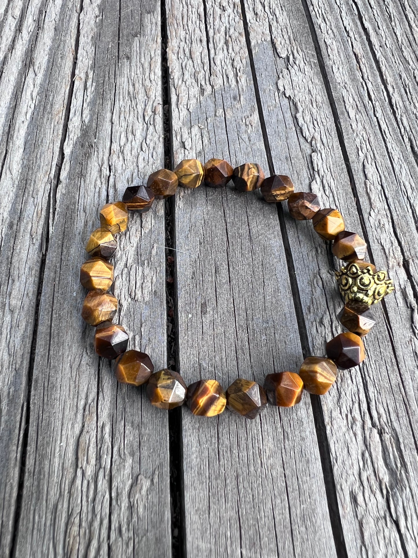 Tiger’s Eye Mala & bracelet. Gold plated beads. Agate pendant. I am abundant. Balance, protection, and financial ease flows to me freely.